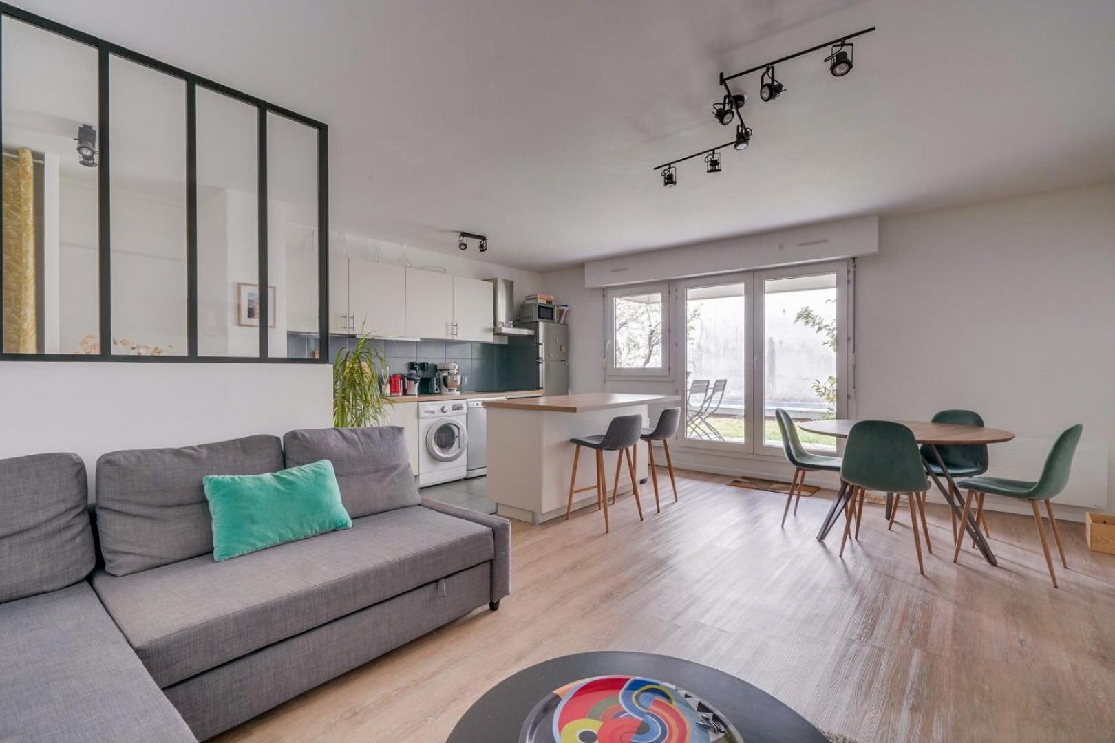 Apartmán Pleasant Flat In Bordeaux With Terrace And Parking Exteriér fotografie