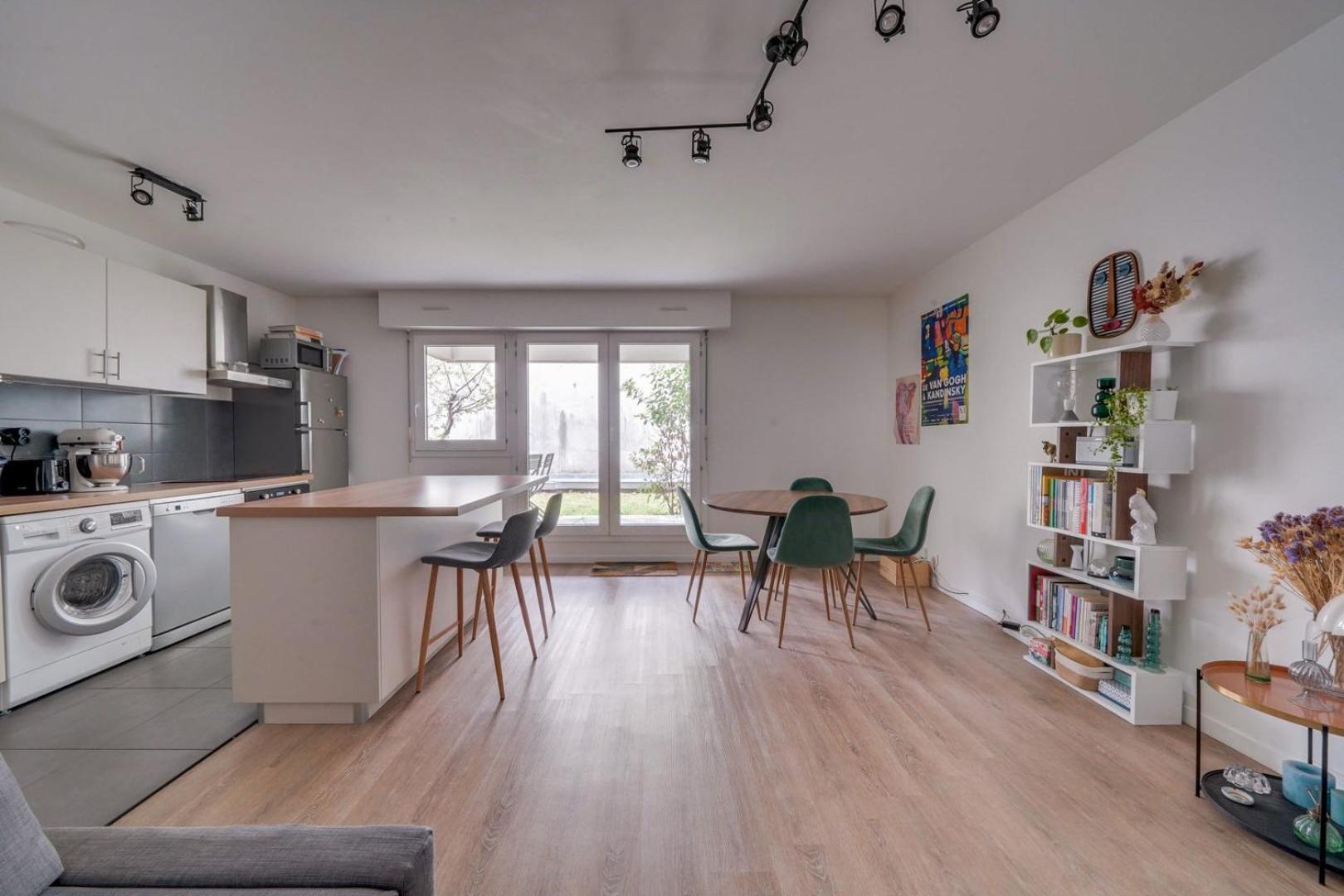 Apartmán Pleasant Flat In Bordeaux With Terrace And Parking Exteriér fotografie