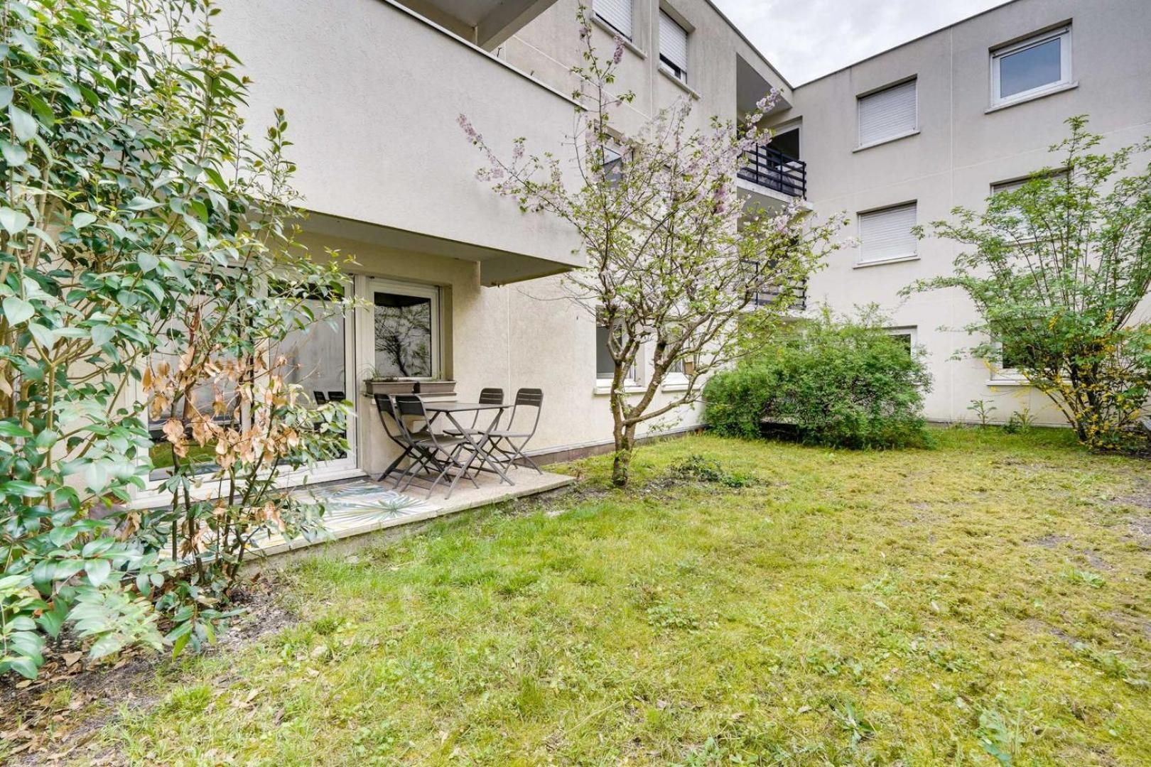 Apartmán Pleasant Flat In Bordeaux With Terrace And Parking Exteriér fotografie
